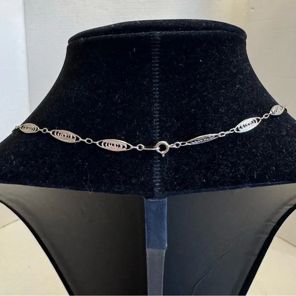 VTG Crown Trifari Silvertone Filigree Lace Links 24" Dainty Necklace Minimilist - Picture 9 of 16